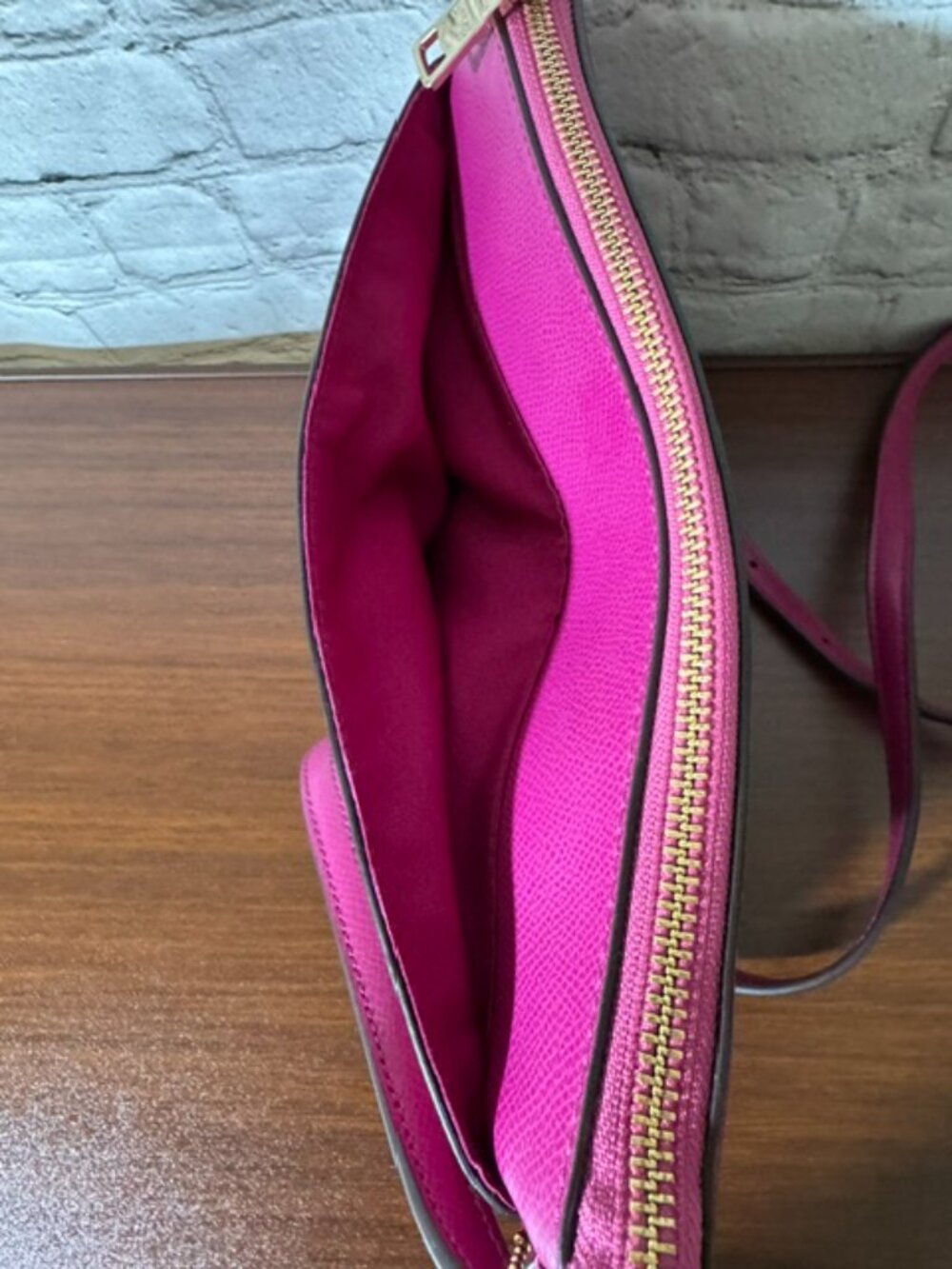 Coach East West Crossbody Fuchsia Pink Crossgrain Leather EUC - Picture 9 of 13